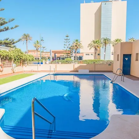 Stunning In With Outdoor Swimming Pool, 3 Bedrooms And Wifi * Málaga