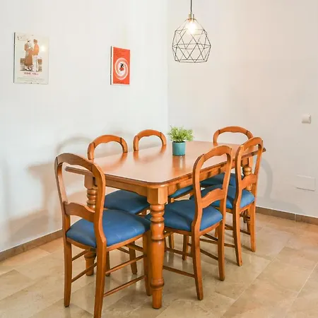 Apartment Stunning In With Outdoor Swimming Pool, 3 Bedrooms And Wifi