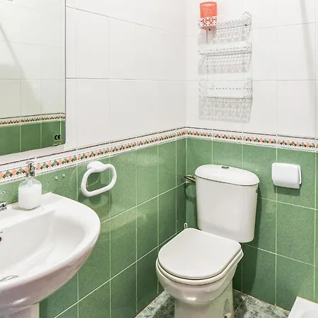 Stunning In With Outdoor Swimming Pool, 3 Bedrooms And Wifi Malaga